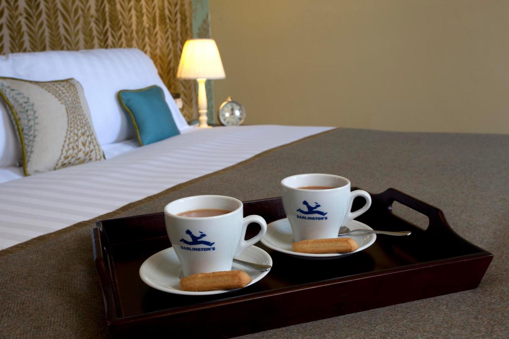 Готель The Three Crowns Чаґфорд Екстер'єр фото Room service